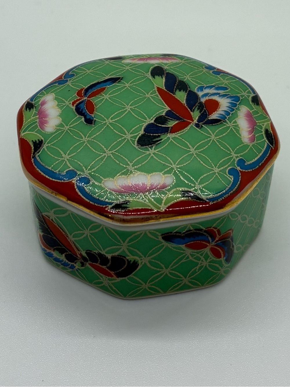 VINTAGE TAKAHASHI PORCELAIN TRINKET BUTTERFLY BOX